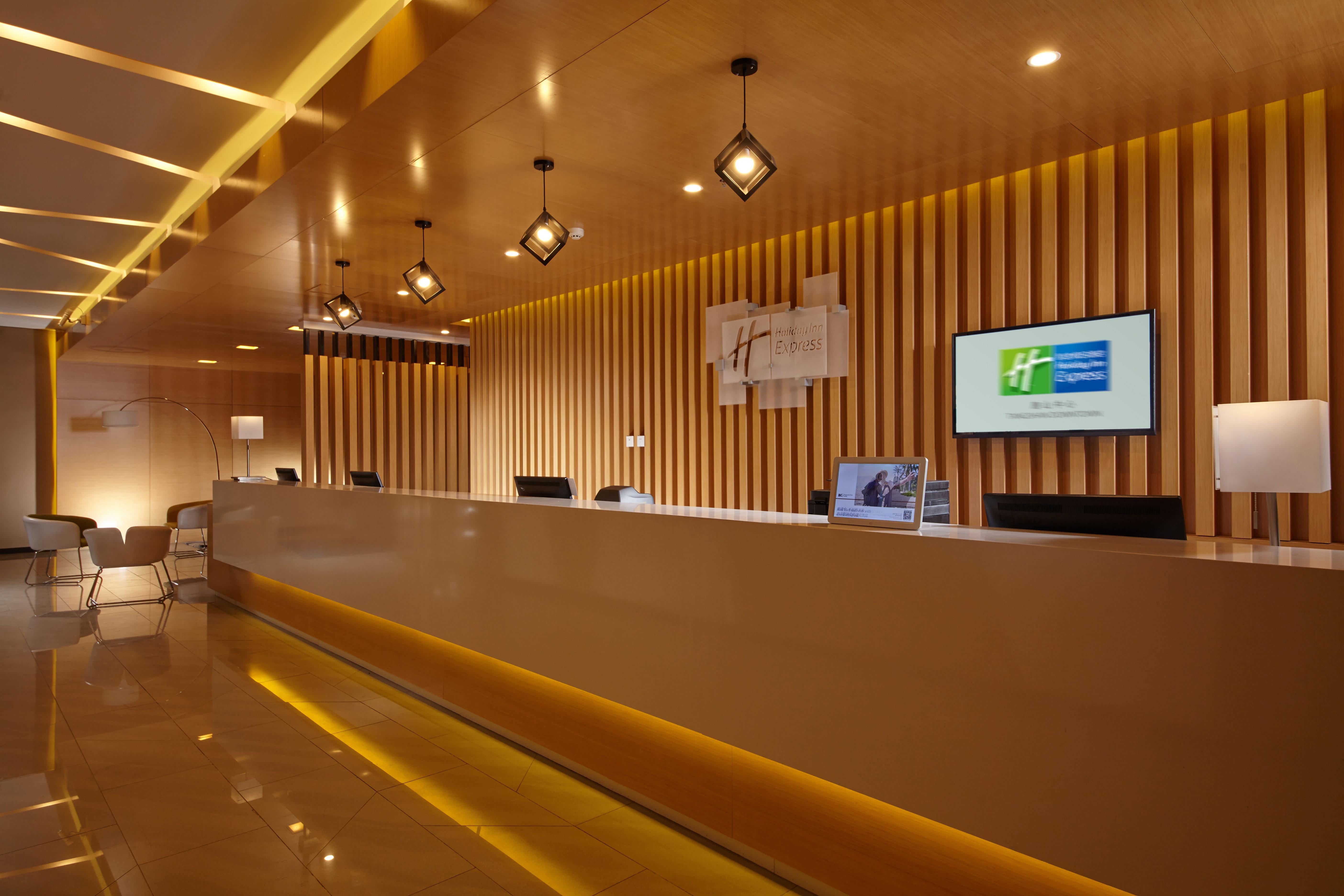 Holiday Inn Express Tangshan Downtown By Ihg Exterior photo