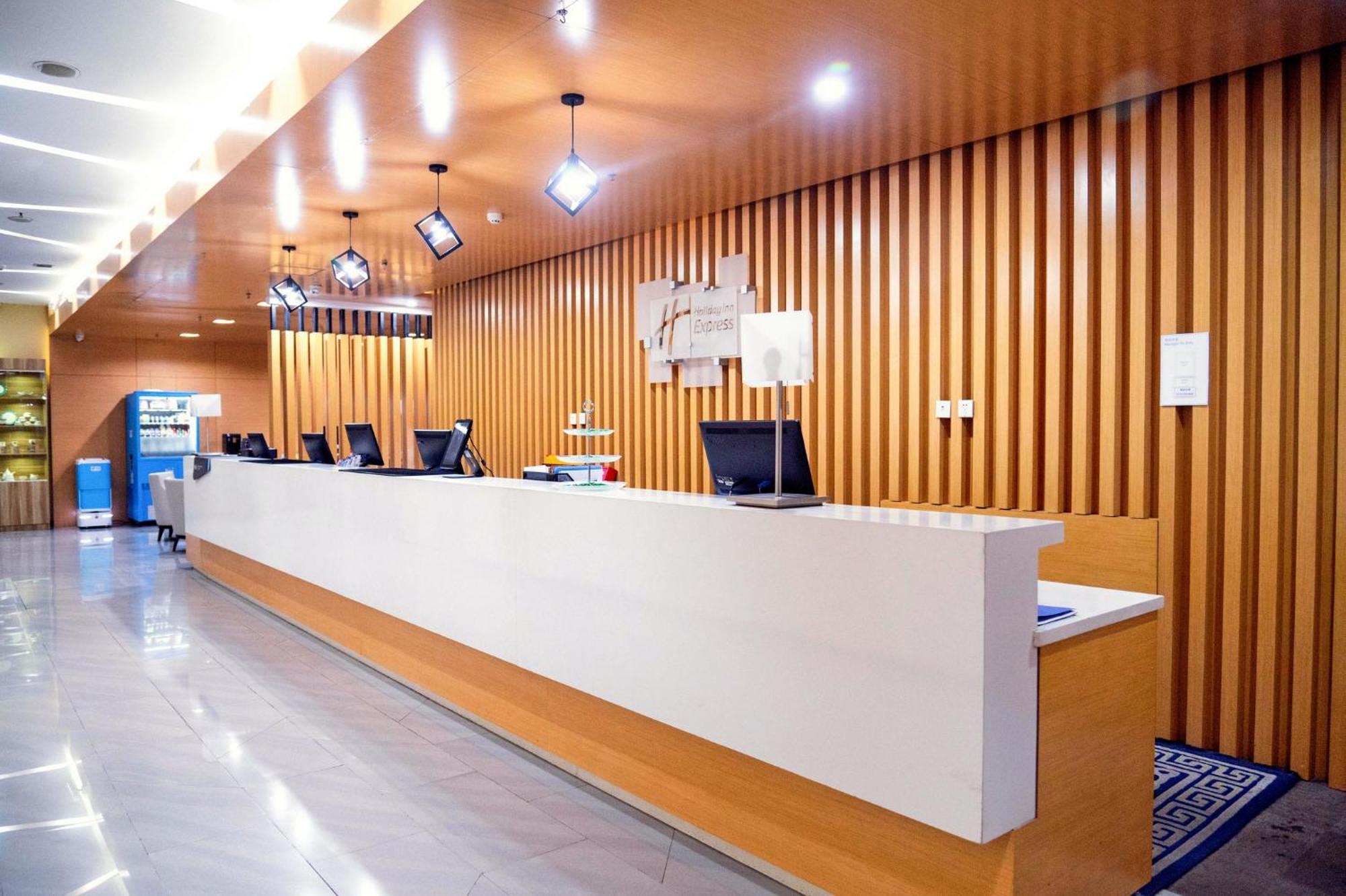 Holiday Inn Express Tangshan Downtown By Ihg Exterior photo