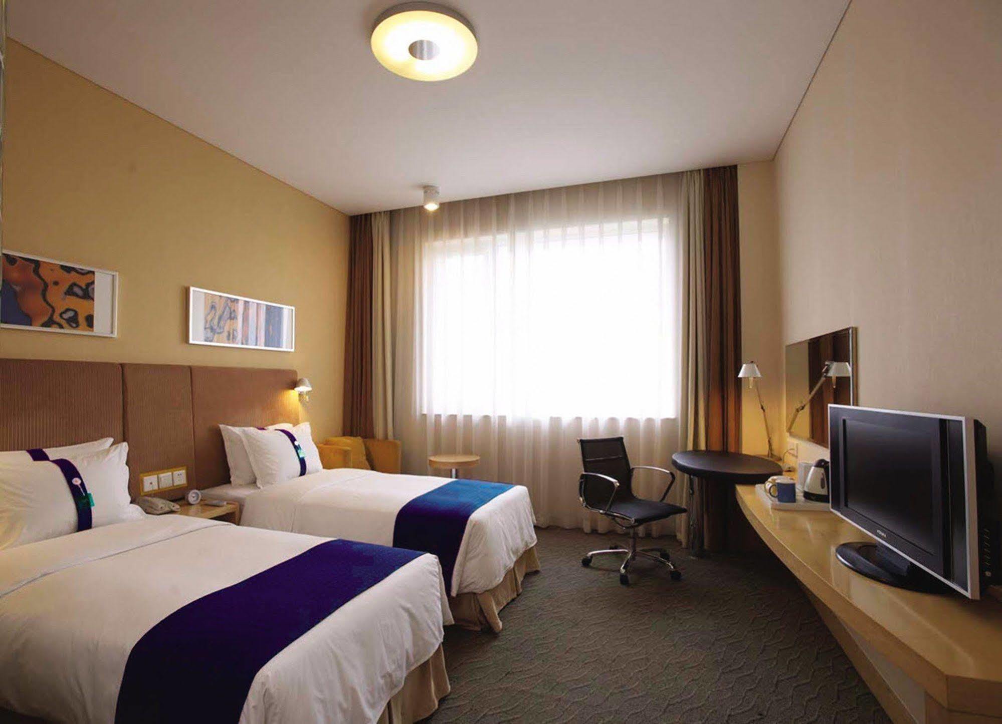 Holiday Inn Express Tangshan Downtown By Ihg Exterior photo
